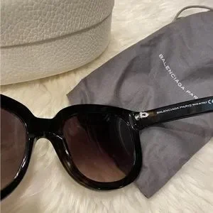 Balenciaga Sunglasses msrp $450 Balenciaga | Accessories | Balenciaga Sunglasses Msrp 45  main image 4